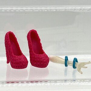 Monster High Replacement Spectra Vondergeist Ghoul Spirit Pink Shoes Heels & arm